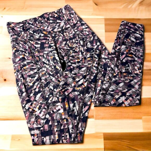 Lululemon Fast & Free High Rise Tights W/Pockets (2, 23”) - Picture 1 of 7